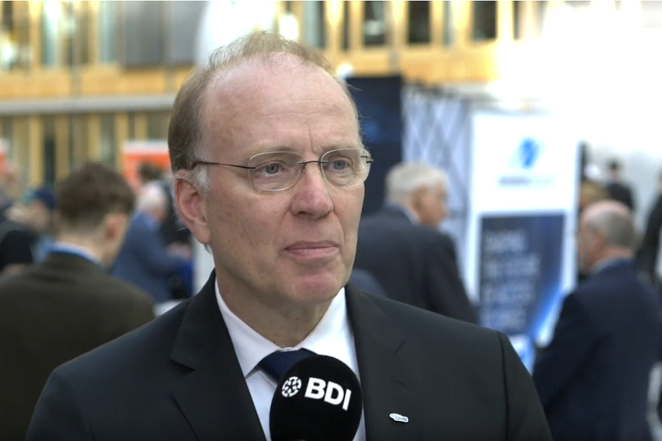 Video: Marco Fuchs, VP des Bundesverbands der Deutschen Luft- und Raumfahrtindustrie e.V. (BDLI), über Raumfahrttrends und deren Nutzen auf der Erde.